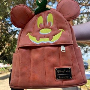 DISNEY PARK EXCLUSIVE MICKEY PUMPKIN LOUNGEFLY